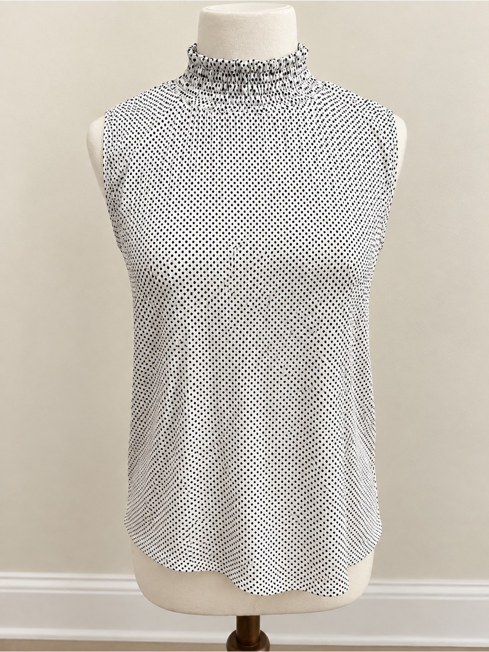 Adrianna Papell White Sleeveless Mock Neck Polka Dot Camisole